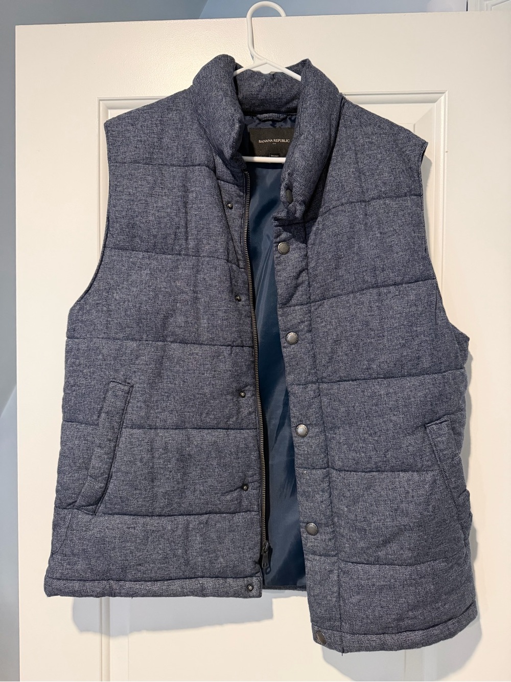 Banana Republic Men's Quilted Navy Blue Puffer Vest - Medium